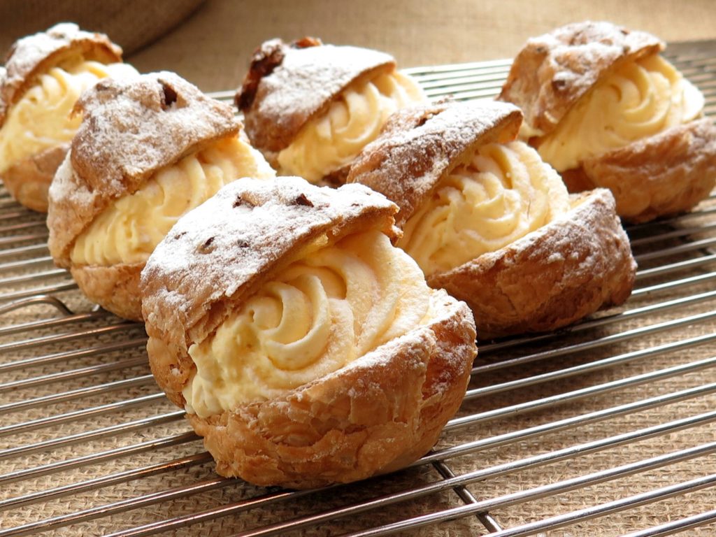 Cream puff pastries