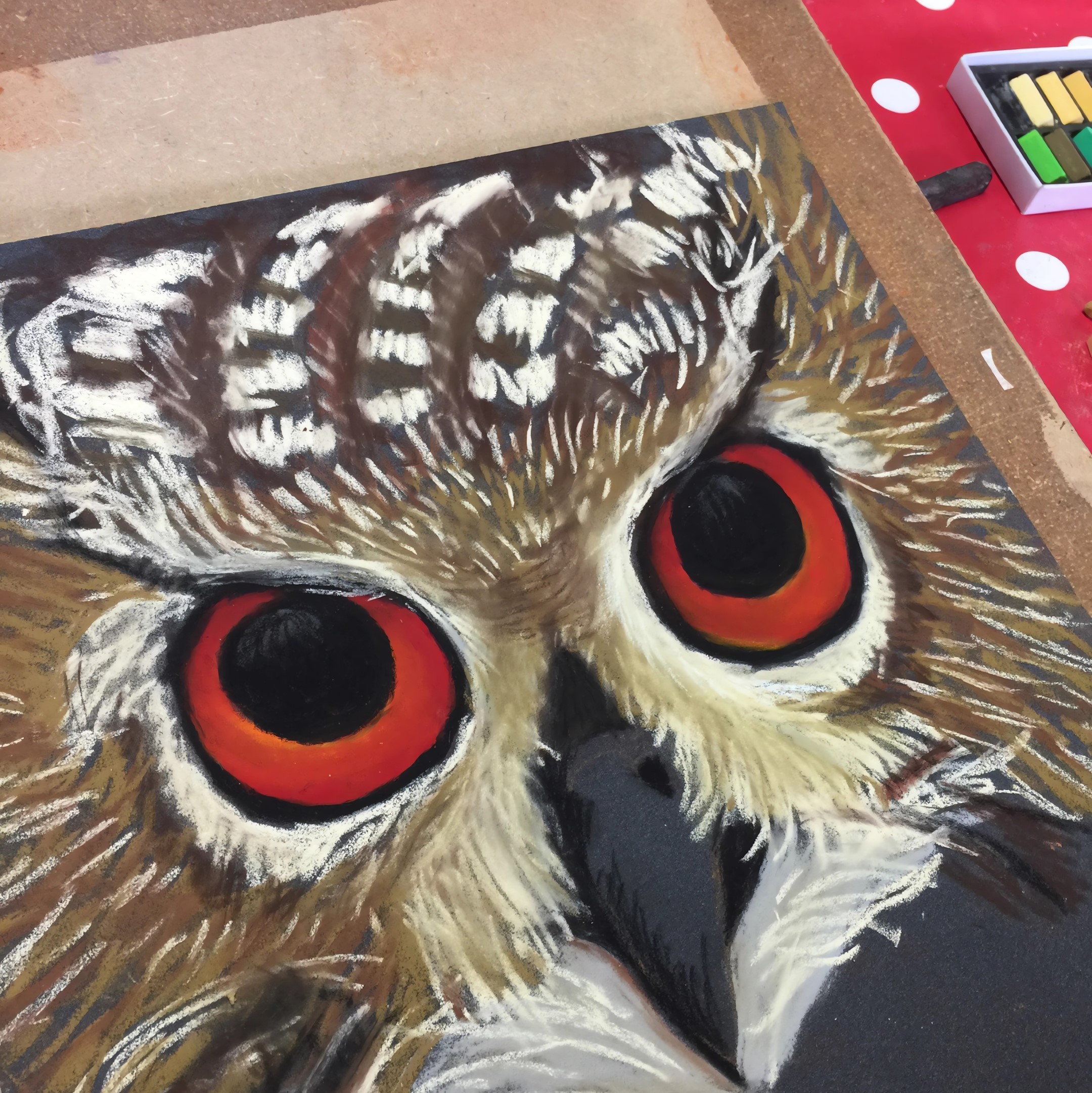 A pastel painting of an owl created by ArtisOn