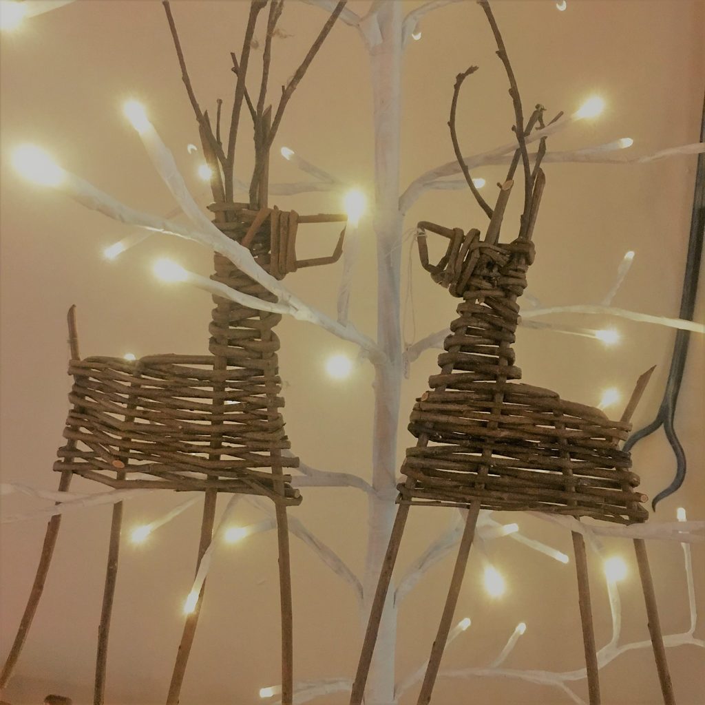 Deer-shaped Christmas decorations made from willow